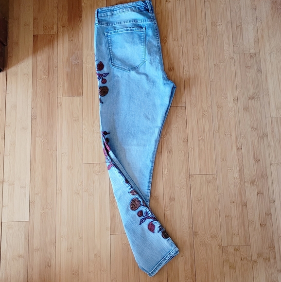 Embroidered Skinny Jeans - Picture 4 of 11